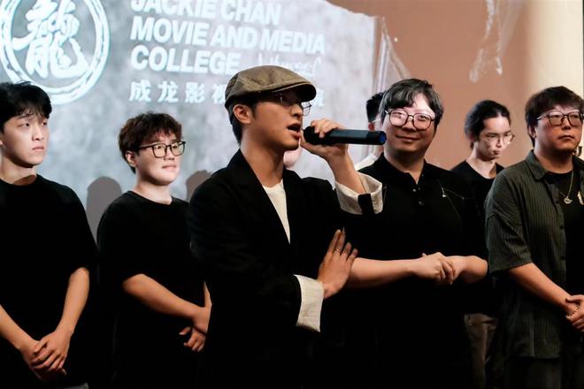 特效+軟科幻！成龍影視傳媒學(xué)院“2024屆優(yōu)秀影視作品首映禮”廣受贊譽(yù)(圖6)